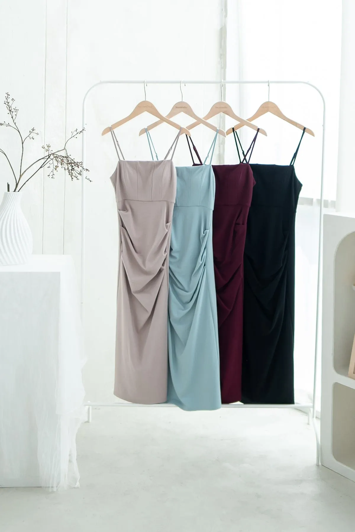 ASHWOOD PADDED BODYCON DRESS IN WINE