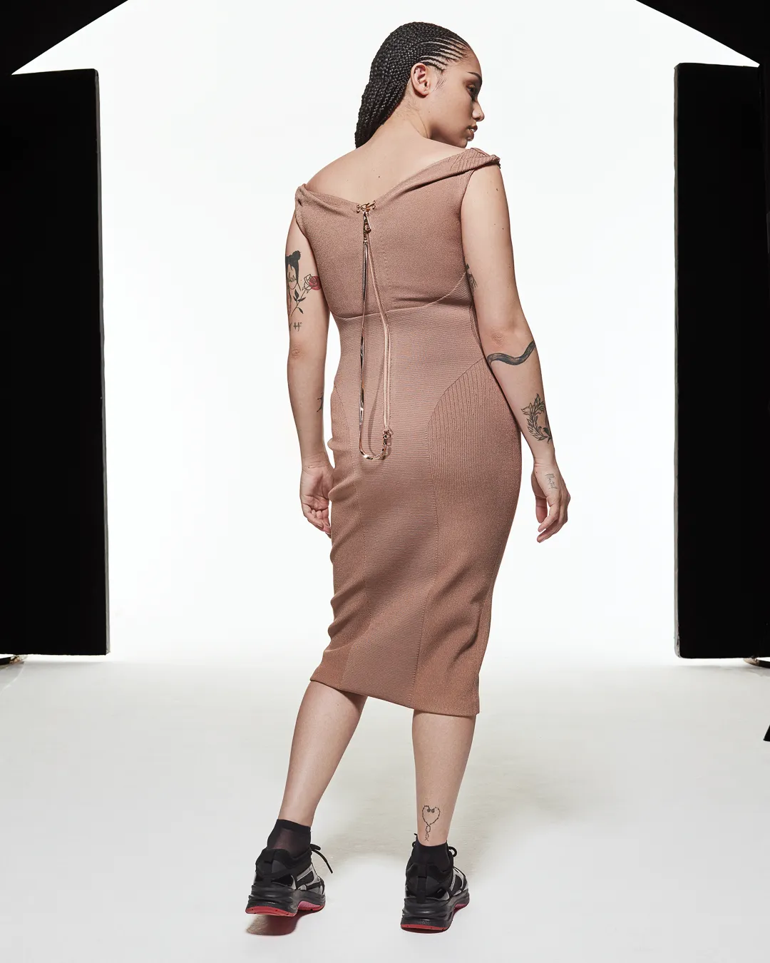 OFF SHOULDER DRESS - NUDE