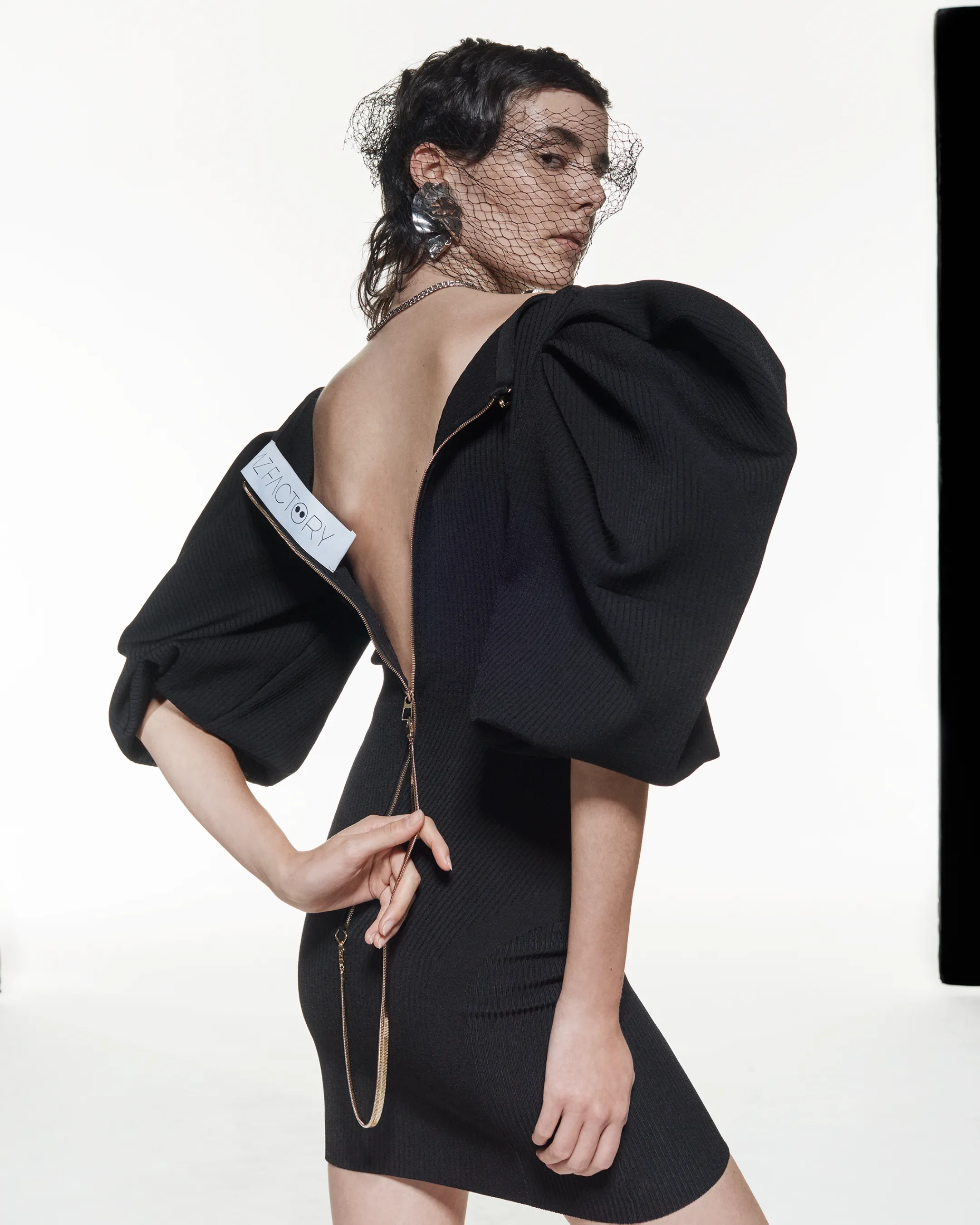 PUFF SLEEVE DRESS - BLACK