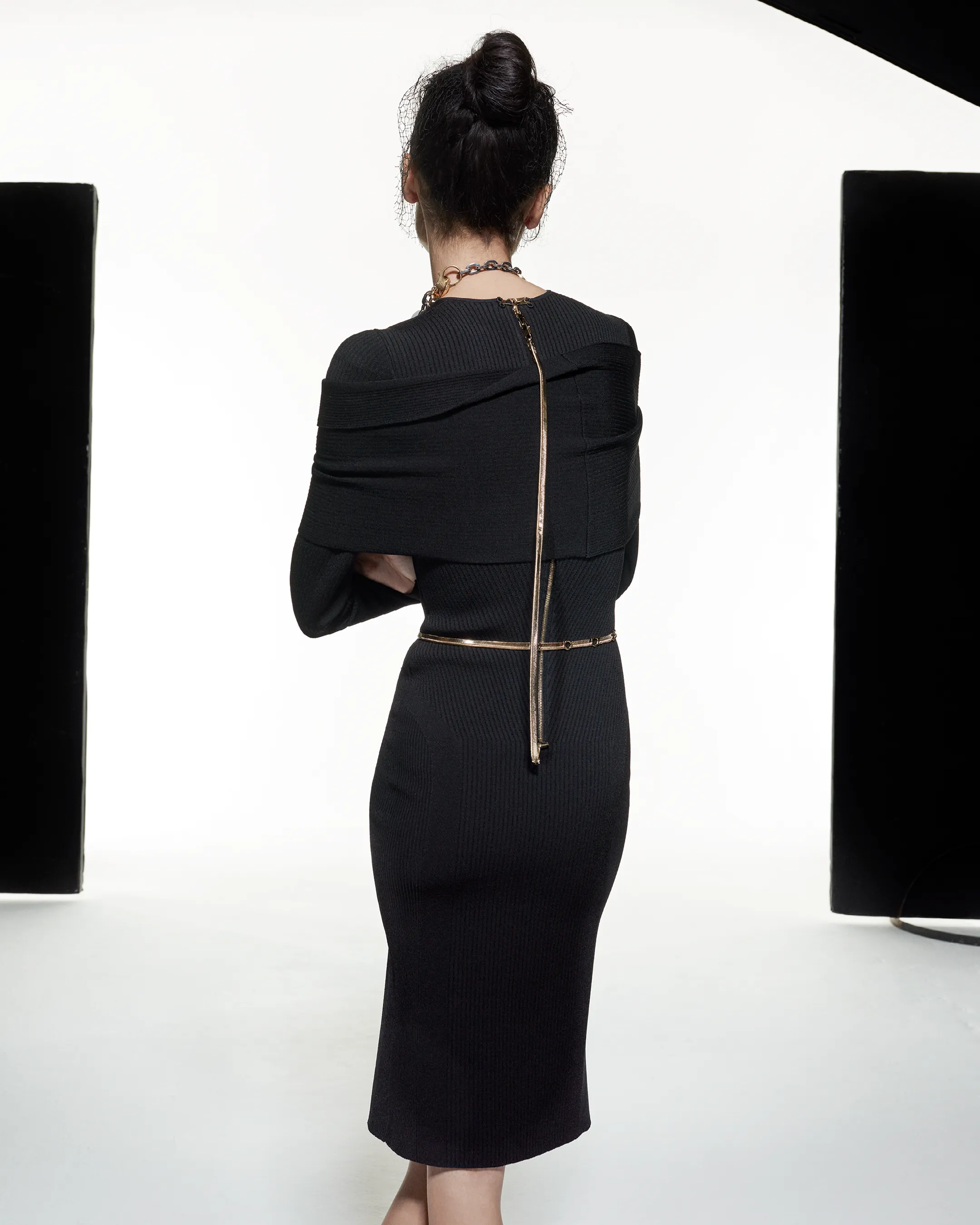 SHOULDER WRAP DRESS - BLACK